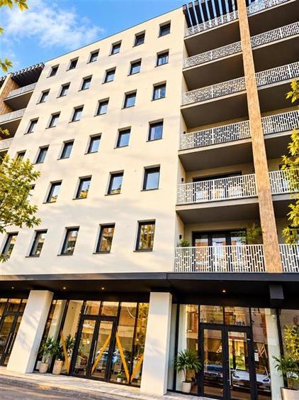 Apartament cu 2 camere decomandat în Tractorul