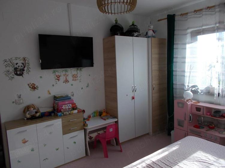 Casă cu 6 camere cu Teren 250 Mp în Braytim