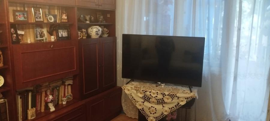 Apartament cu 3 camere semidecomandat în Podu Roș