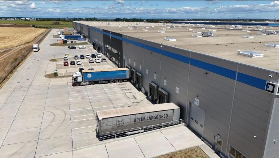 Spațiu industrial, de 1,900 mp, în Est