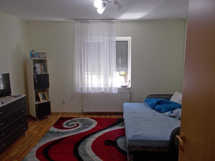 Casa buna, Giroc, vatra satului, 3 camere, 100mp, teren 755mp - 1