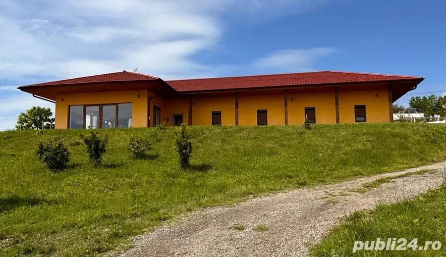 Casă cu 3 camere cu Teren 2400 Mp în Vulcan