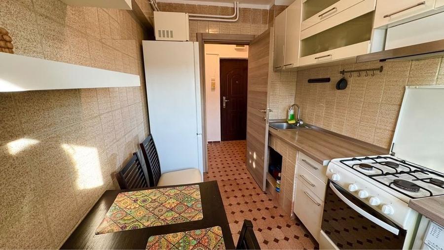 Apartament cu 2 camere semidecomandat în Berceni