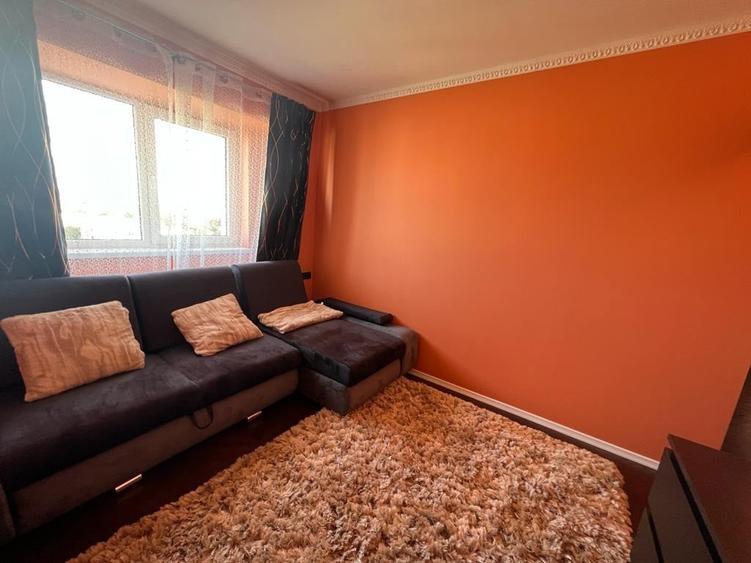Apartament cu 4 camere semidecomandat în Micălaca