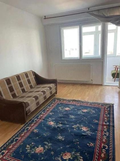 Apartament cu 3 camere decomandat în Casa de Cultură