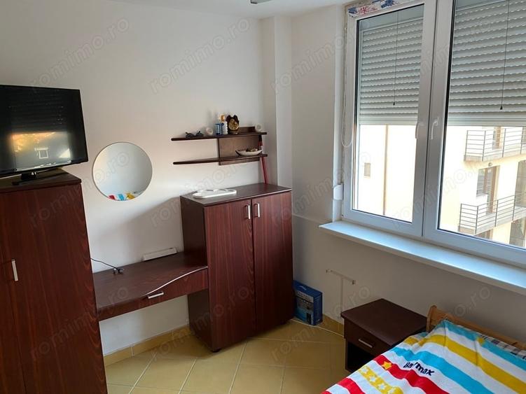 Apartament cu 2 camere decomandat în Costinești