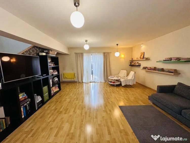 Casă cu 5 camere cu Teren 330 Mp în Chiajna