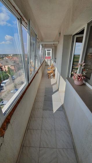 Apartament cu 3 camere decomandat în Cazasu