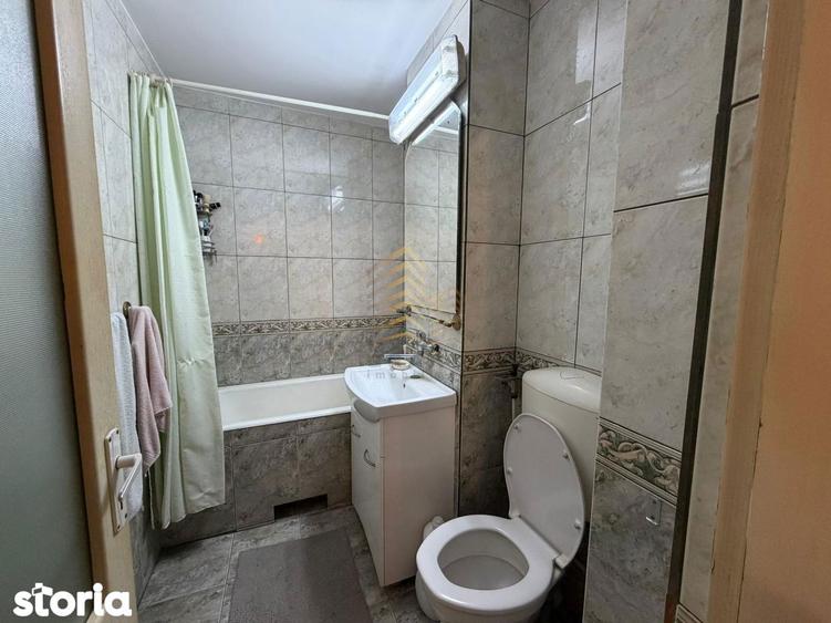 Apartament cu 4 camere decomandat în Decebal