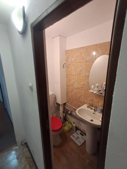 Apartament cu 3 camere decomandat în Cetate