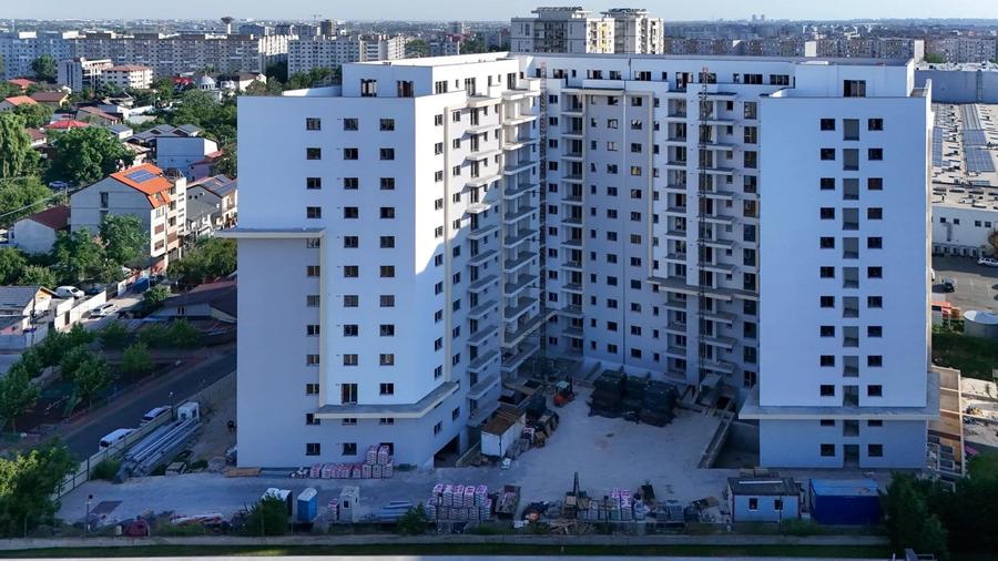 Garsonieră decomandată în Titan