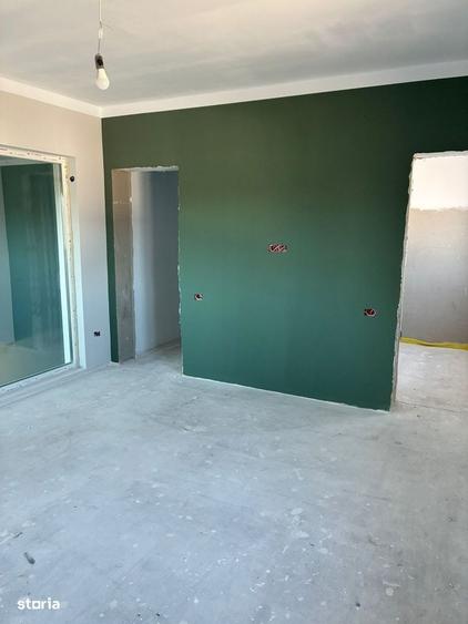 Casă cu 4 camere în Dumbrăvița