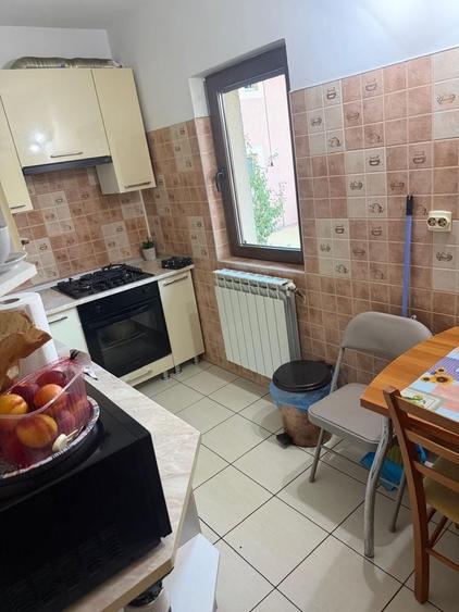 Apartament cu 3 camere decomandat în Exterior Vest