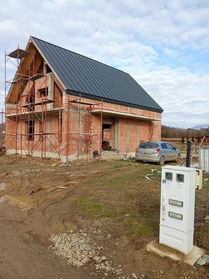 Casă cu 3 camere în Cătălina