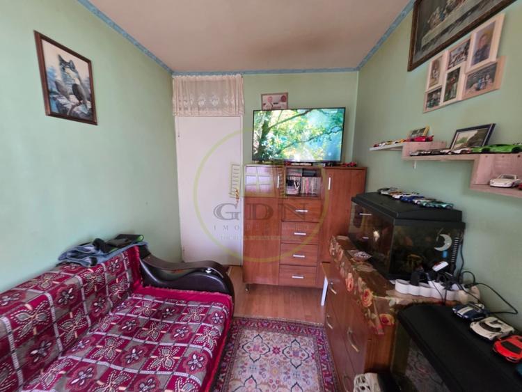 Apartament cu 4 camere decomandat în Hipodrom 3