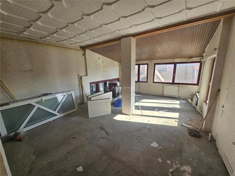 Apartament cu 4 camere decomandat în Calea Timișoarei