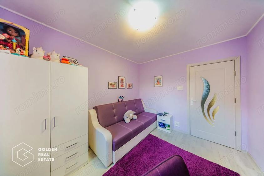 Apartament cu 5 camere decomandat în Micălaca