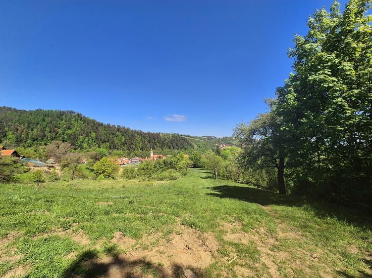 Teren Construcții intravilan de 1577 mp, în Schei