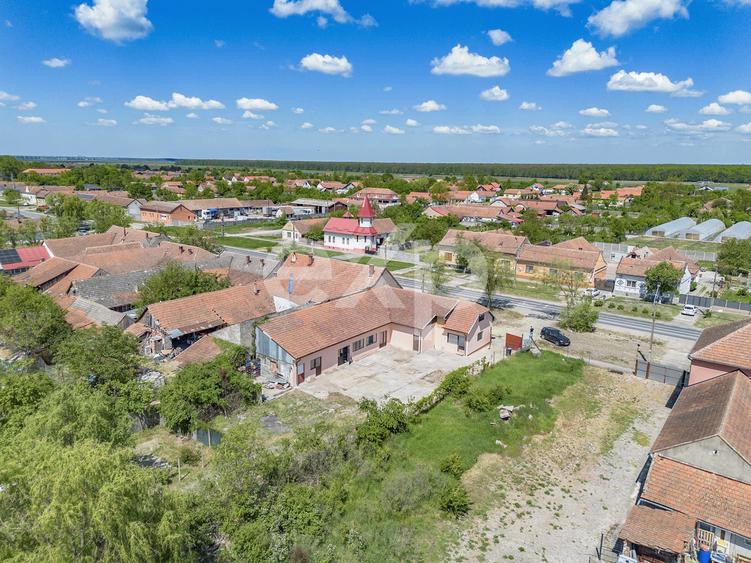 Spațiu comercial, de 195.41000366211 mp, în Bacova
