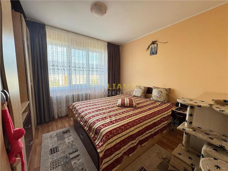 Apartament cu 3 camere decomandat, mobilat în Metalurgiei