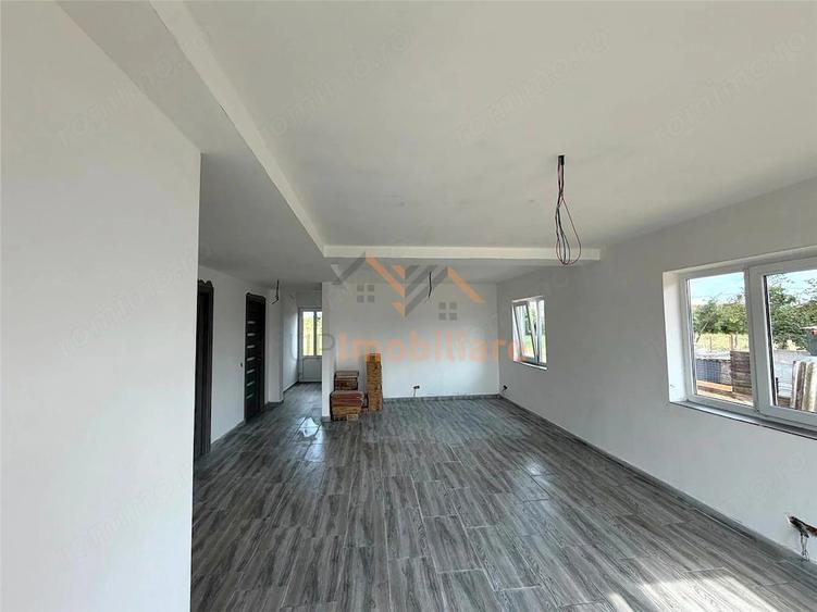 Casă cu 4 camere cu Teren 1439 Mp în Inand