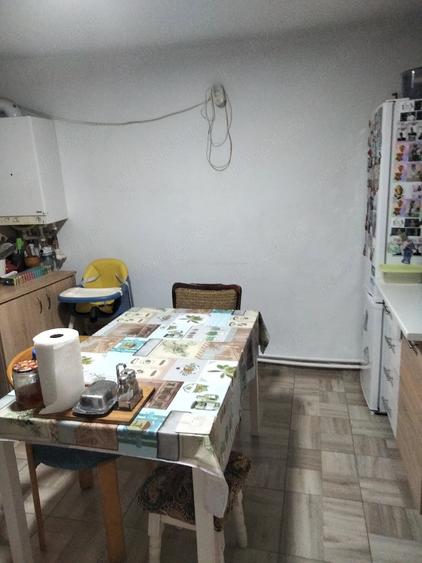 Casă cu 3 camere cu Teren 1800 Mp în Central
