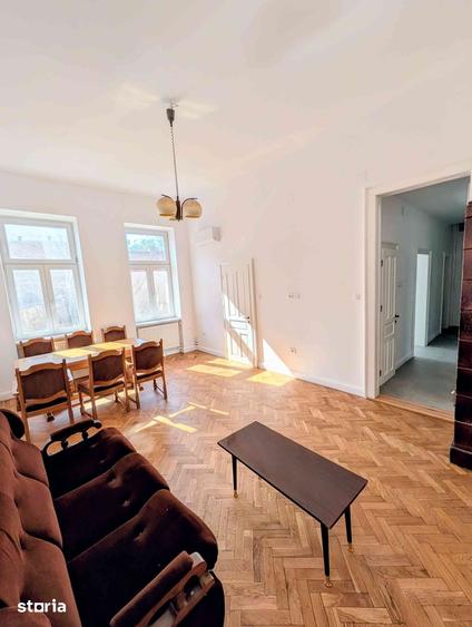 Apartament cu 3 camere decomandat în Central