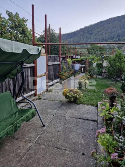 Casă cu 2 camere cu Teren 600 Mp în Central
