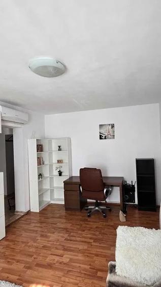 Apartament cu 2 camere semidecomandat, mobilat în Pajura