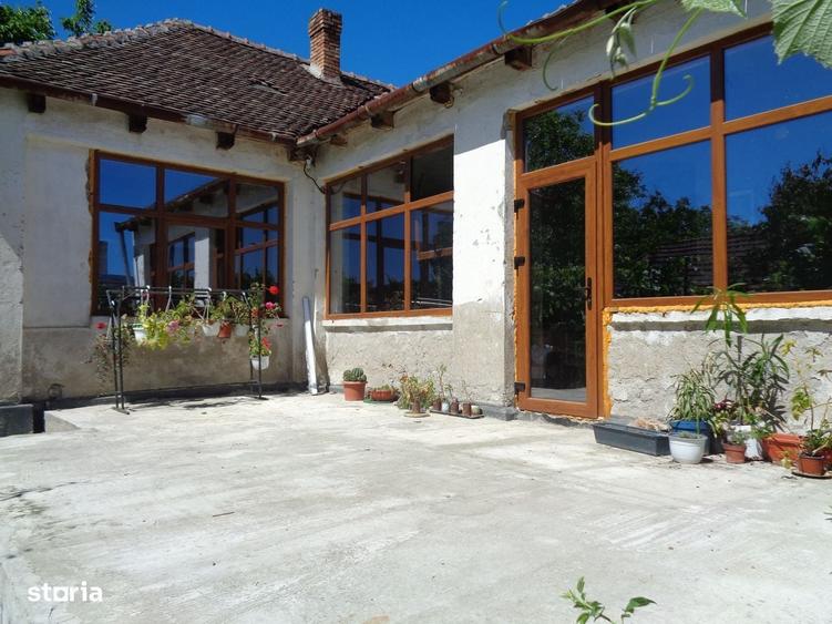 Casă cu 3 camere în Turnu