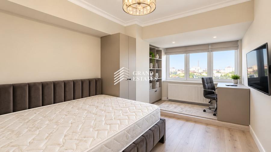 Apartament cu 4 camere decomandat, mobilat în Centrul Civic