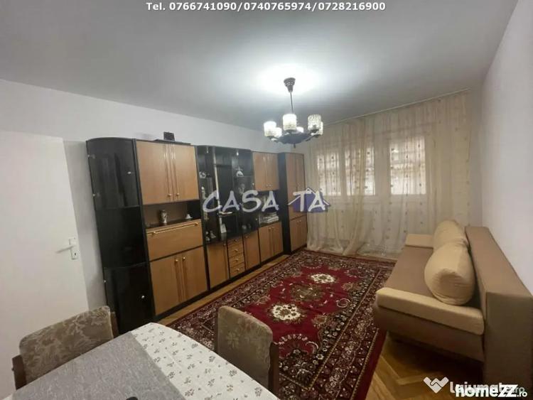 Apartament cu 4 camere decomandat în Central