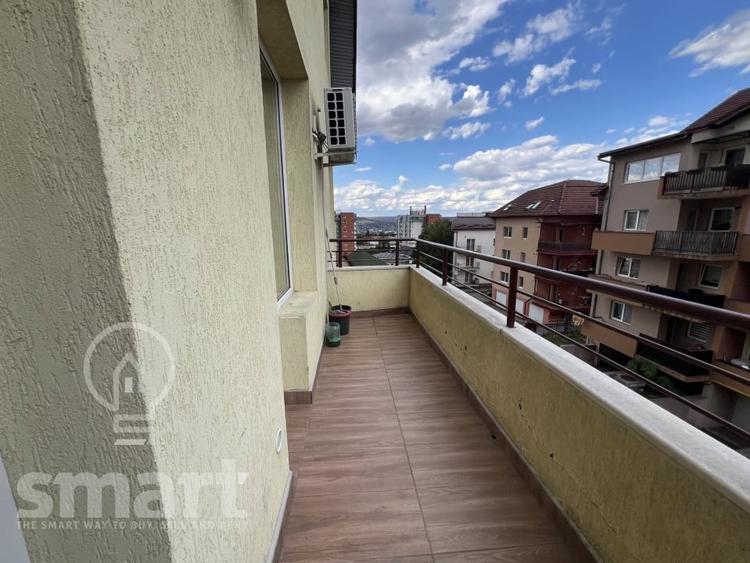 Apartament cu 3 camere semidecomandat, mobilat în Zorilor