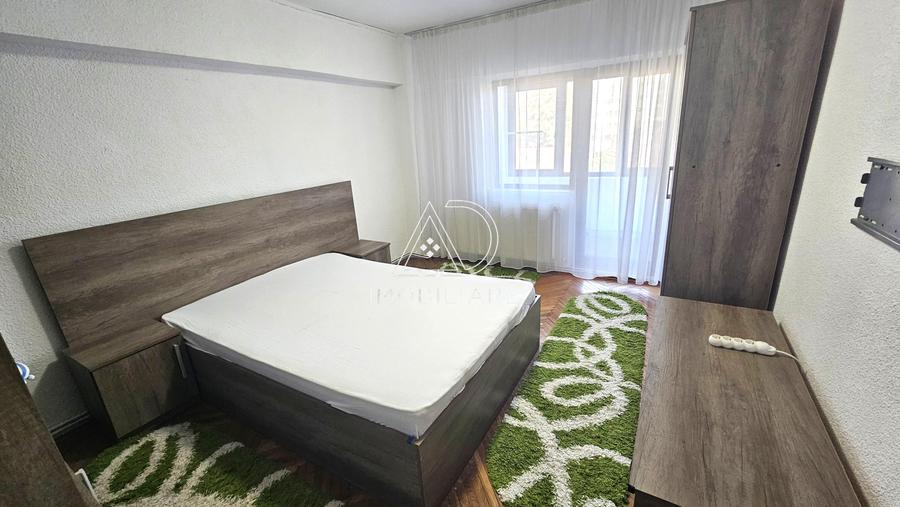 Apartament cu 3 camere decomandat în Victoria