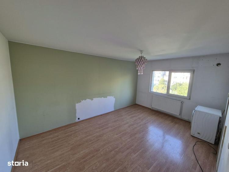Apartament cu 2 camere decomandat în Nicolina
