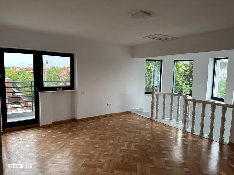 Casă cu 9 camere cu Canalizare în Drumul Taberei