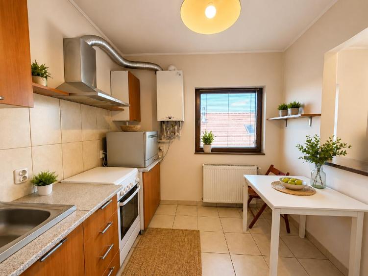 Apartament cu 2 camere decomandat în Andrei Mureșanu
