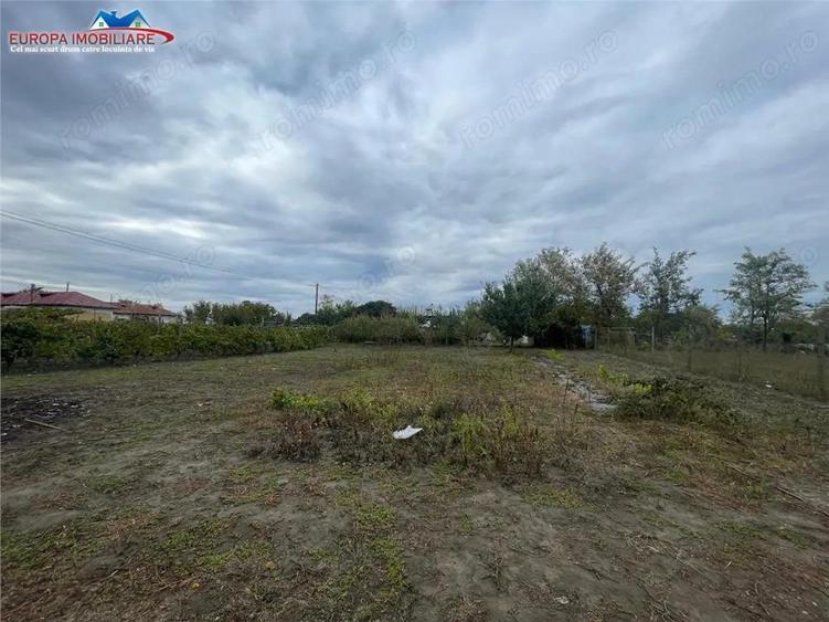 Teren de 1000 mp, în Iazurile