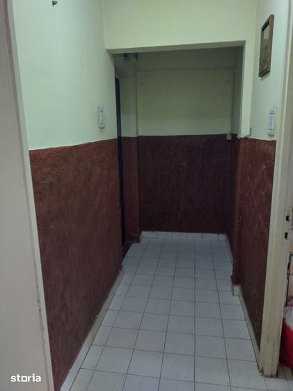 Apartament cu 2 camere semidecomandat în Ferentari
