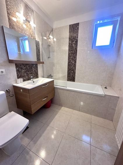 Apartament cu 3 camere decomandat, mobilat în Cetate