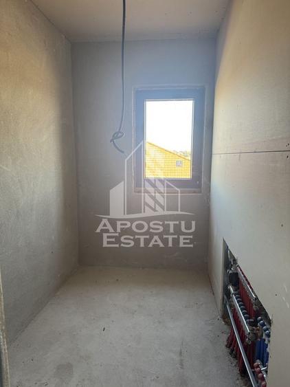 Casă cu 5 camere cu Teren 602 Mp în Ghiroda