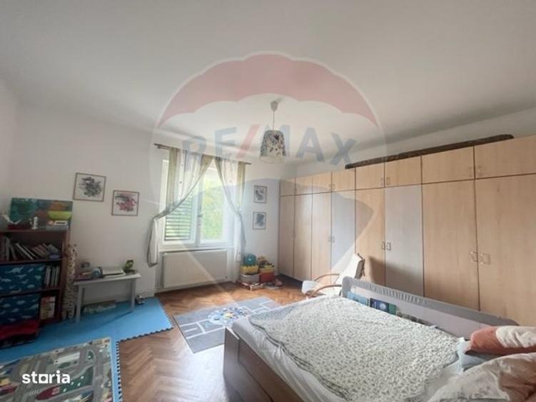 Apartament cu 4 camere, mobilat în Sub Arini