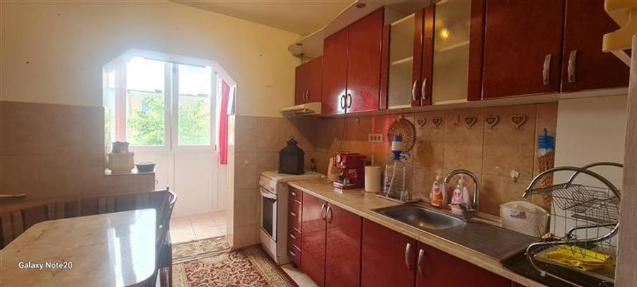 Apartament cu 2 camere decomandat în UTA