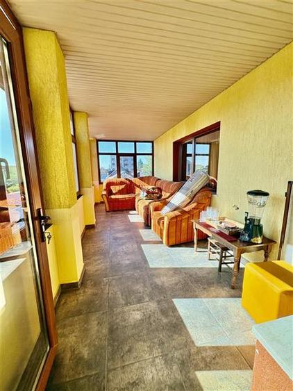 Apartament cu 3 camere decomandat, mobilat în Anda