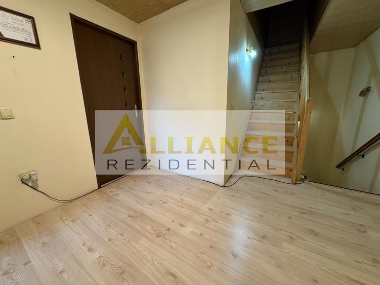 Casă individuală cu 6 camere cu Canalizare în Pădurișu