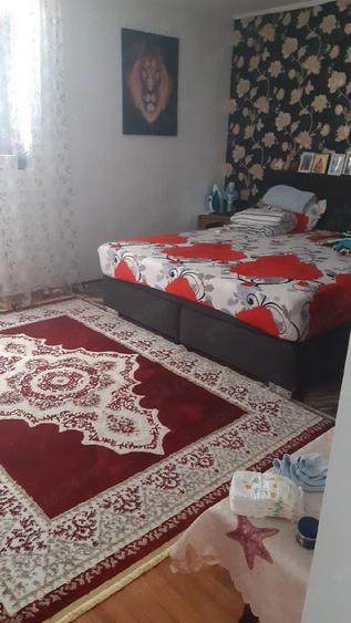 Casă cu 5 camere cu Teren 1000 Mp în Nana