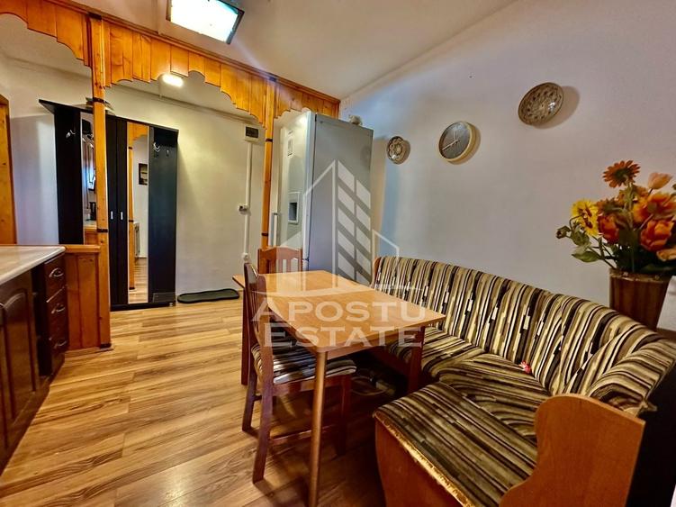 Apartament cu 2 camere semidecomandat în Aradului