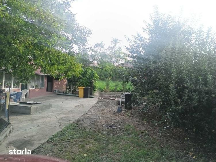 Casă cu 4 camere cu Teren 70 Mp în Călinești