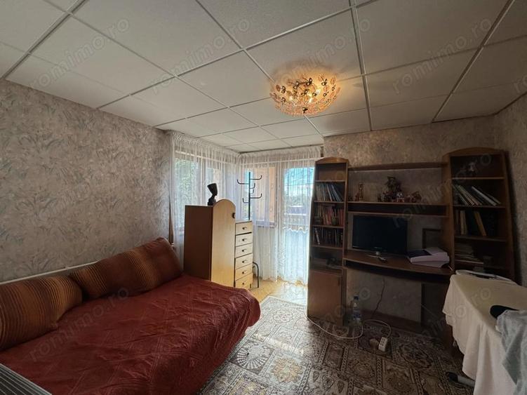Casă cu 6 camere cu Teren 4057 Mp în Găneasa