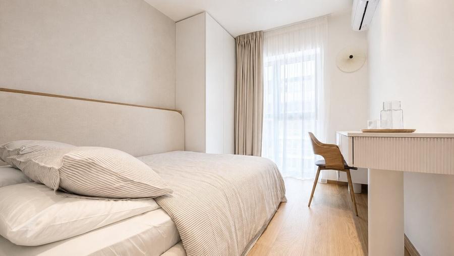 Apartament cu 3 camere, mobilat în Barbu Văcărescu